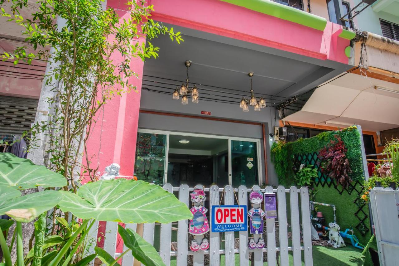 Bed and Breakfast Menulis Coolly House Patong Екстер'єр фото