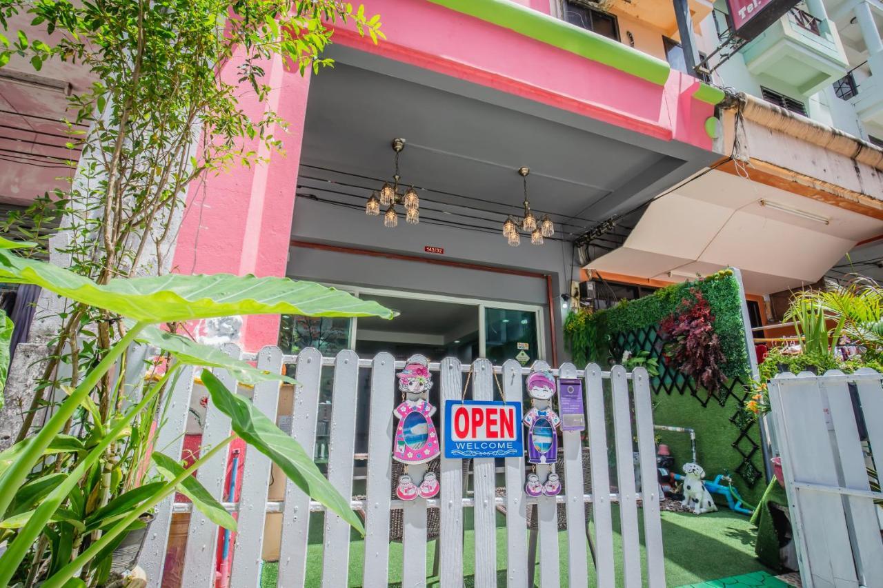 Bed and Breakfast Menulis Coolly House Patong Екстер'єр фото