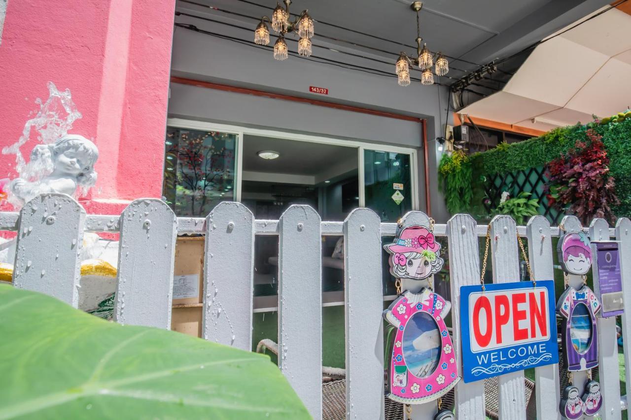 Bed and Breakfast Menulis Coolly House Patong Екстер'єр фото