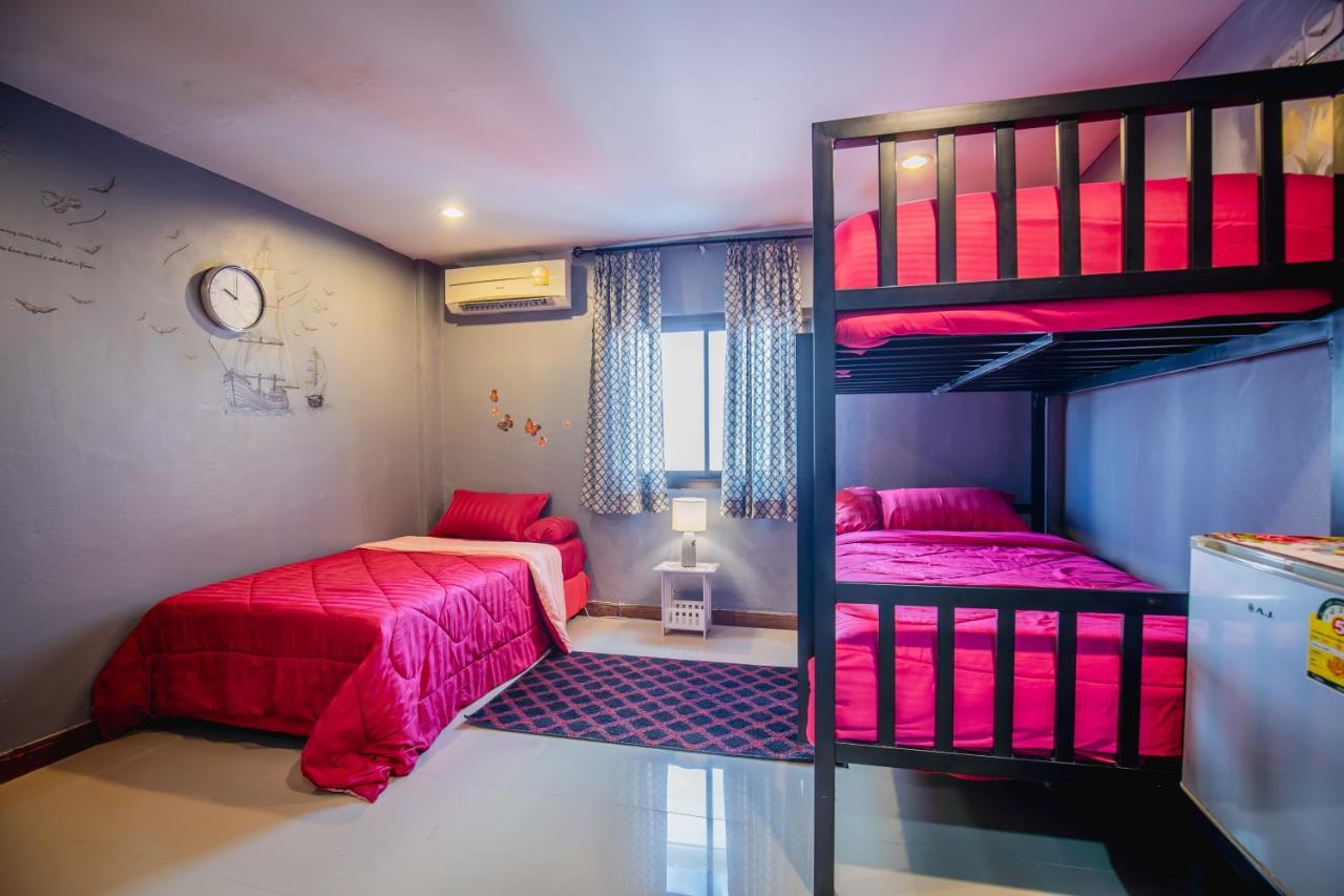 Bed and Breakfast Menulis Coolly House Patong Екстер'єр фото