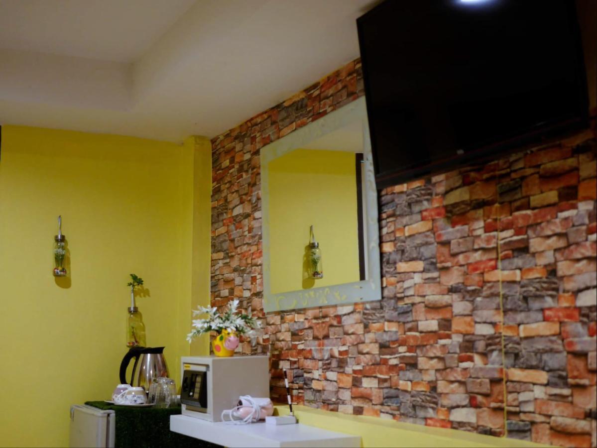 Bed and Breakfast Menulis Coolly House Patong Екстер'єр фото